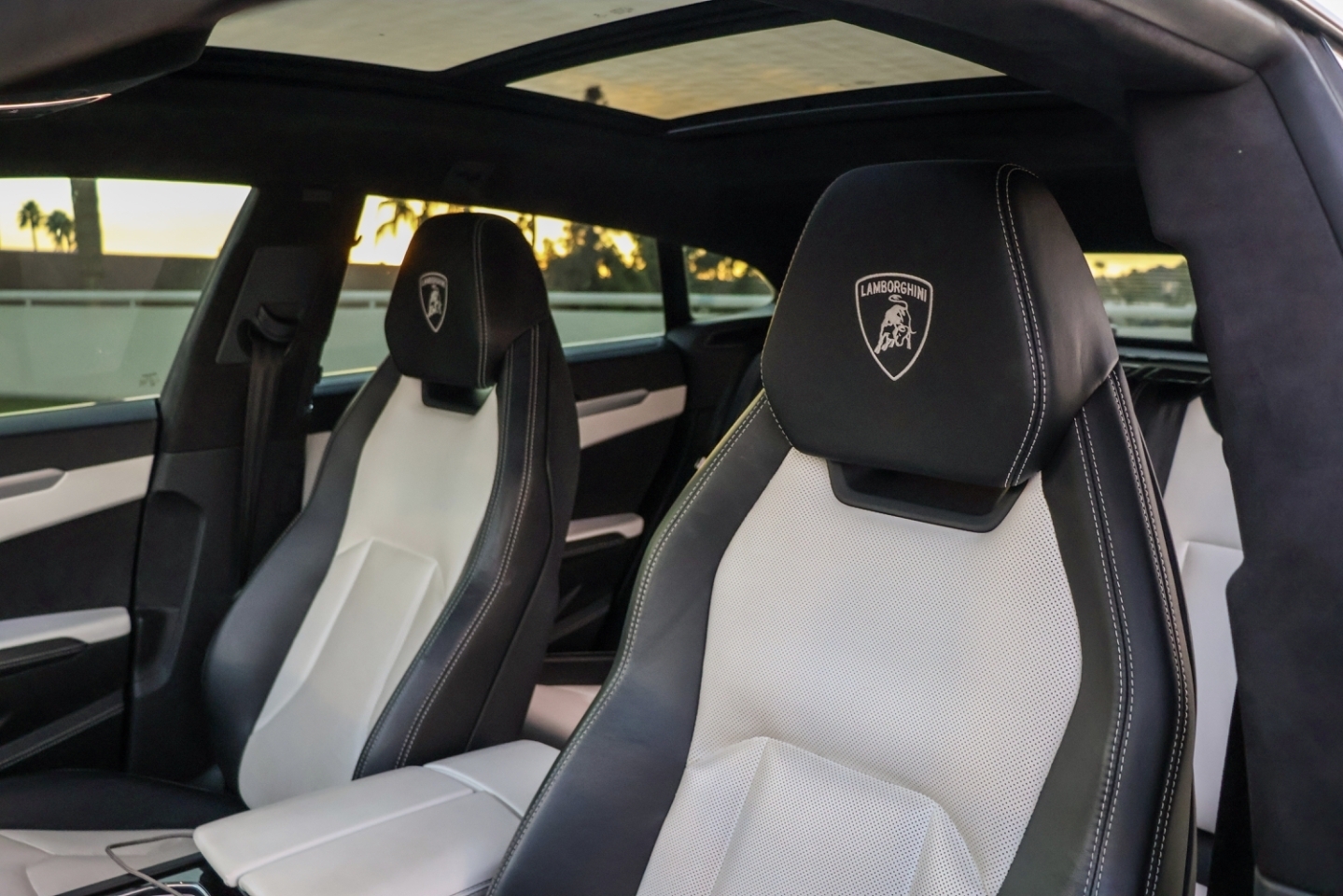 2025 Lamborghini Urus S photo 3 - BExotic Scottsdale, AZ