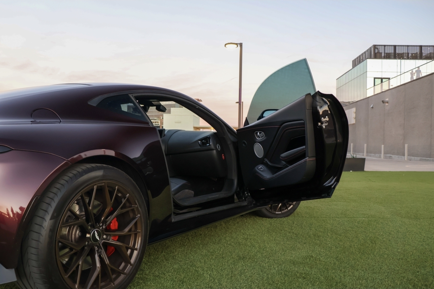 Aston Martin Vantage photo 4 - BExotic Scottsdale, AZ