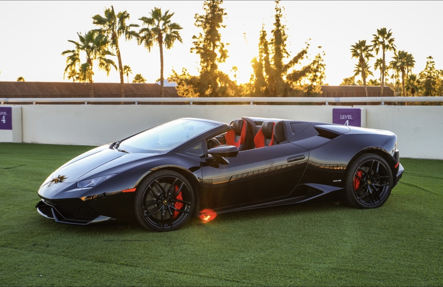 2021 Lamborghini Huracan Spyder photo 2 - BExotic Scottsdale, AZ