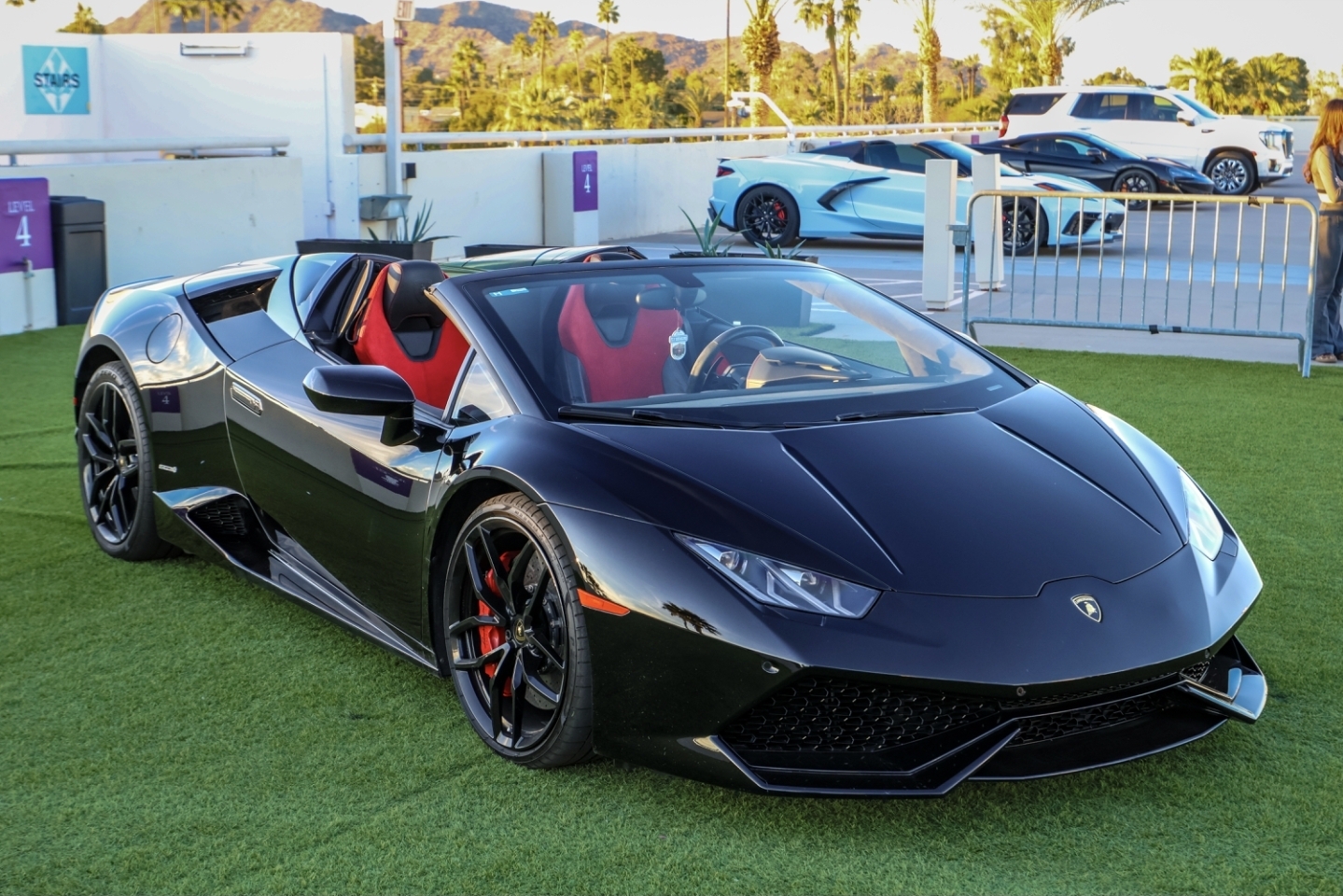 2021 Lamborghini Huracan Spyder photo 10 - BExotic Scottsdale, AZ