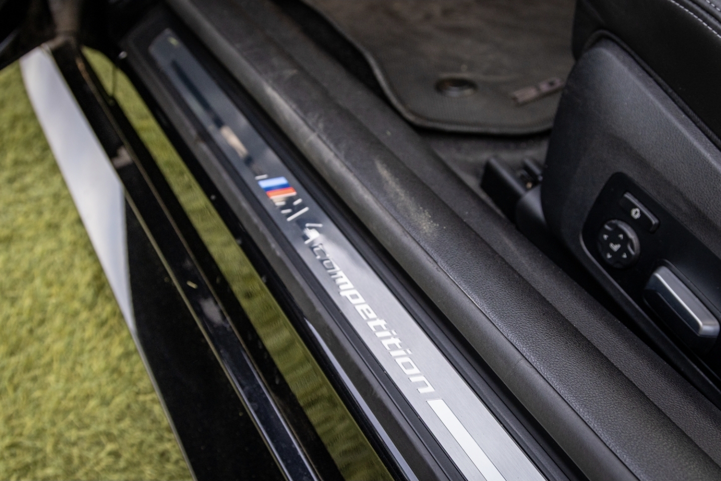 BMW M4 Competition photo 7 - BExotic Scottsdale, AZ