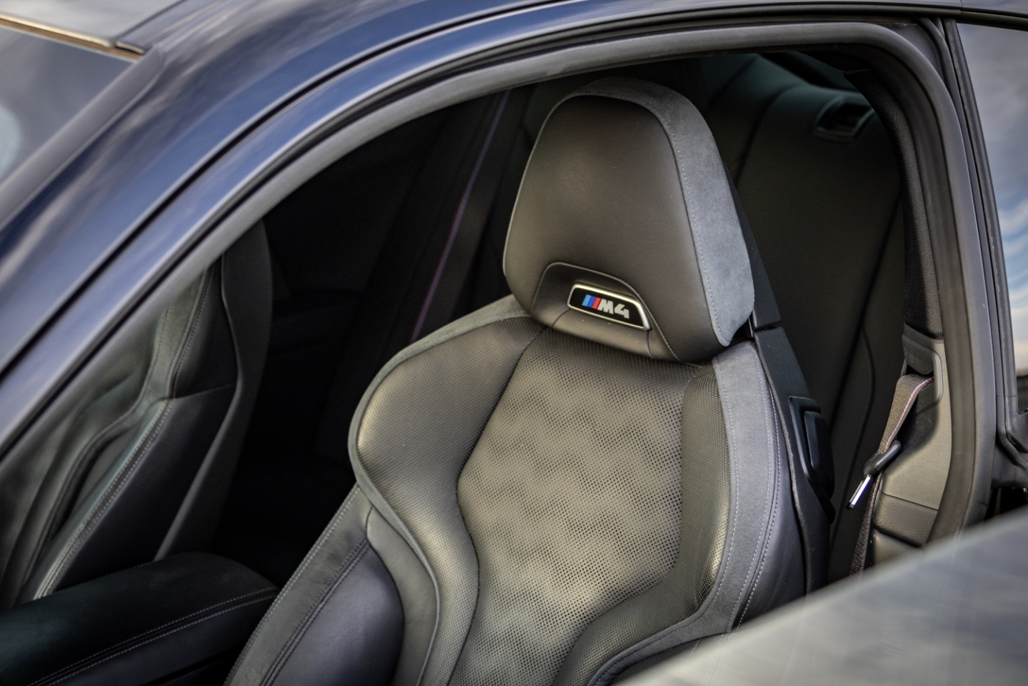 BMW M4 Competition photo 10 - BExotic Scottsdale, AZ
