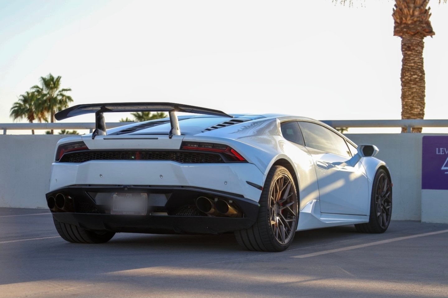 Lamborghini Huracan LP 610-4 Coupe photo 6 - BExotic Scottsdale, AZ