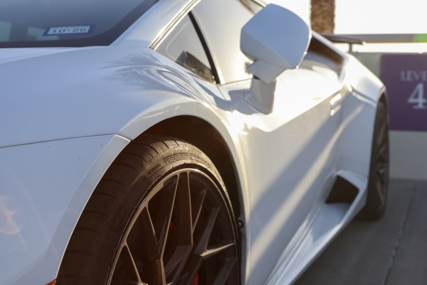 Lamborghini Huracan LP 610-4 Coupe photo 8 - BExotic Scottsdale, AZ